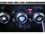 Renault Clio 1.6 E-Tech Hybrid 140 Intens *Automaat*Navi+Camera*Climate Control*Cruise Control*Parkeersensoren*Carplay*Keyless Entry*L.M. Velgen*LED verlichting*Dealer onderhouden!