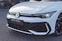 Volkswagen Golf R-line 1.5 eTSI 150pk DSG facelift Black style/Panodak /Camera /IQ Matrix LED /Head-up