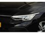 Volkswagen Golf 1.5 TSI 131PK! Life BJ2020 Lmv 16" | Led | Pdc | Navi | Trekhaak | App-Connect | Dashboard verlichting | Virtual cockpit | Climate control | Cruise control | Getint glas