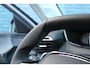 Peugeot 208 Allure | 16" Lichtmetalen velgen 'ELBORN' | Climate Control | Dashboard en deurpanelen in kunststof met carboneffect
