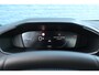 Peugeot 208 Allure | 16" Lichtmetalen velgen 'ELBORN' | Climate Control | Dashboard en deurpanelen in kunststof met carboneffect