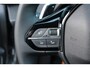 Peugeot 208 Allure | 16" Lichtmetalen velgen 'ELBORN' | Climate Control | Dashboard en deurpanelen in kunststof met carboneffect
