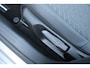 Peugeot 208 Allure | 16" Lichtmetalen velgen 'ELBORN' | Climate Control | Dashboard en deurpanelen in kunststof met carboneffect
