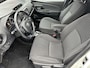 Toyota Yaris 1.5 Hybrid Bi-Tone | 16 inch LM-velgen | Keyless entry | Parkeercamera | Bluetooth |