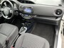 Toyota Yaris 1.5 Hybrid Bi-Tone | 16 inch LM-velgen | Keyless entry | Parkeercamera | Bluetooth |