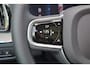 Volvo XC60 T6 Recharge AWD Ultra Dark - Luchtvering - Panorama/schuifdak - IntelliSafe Assist & Surround - 360º Camera - Harman/Kardon audio - Adaptieve LED koplampen - Verwarmde voorstoelen, stuur & achterbank - Parkeersensoren voor & achter - Elektr. bedienb. voorstoelen met geheugen - Head up display - Draadloze tel. lader - Elektr. inklapbare trekhaak - 20' LMV