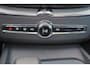 Volvo XC60 T6 Recharge AWD Ultra Dark - Luchtvering - Panorama/schuifdak - IntelliSafe Assist & Surround - 360º Camera - Harman/Kardon audio - Adaptieve LED koplampen - Verwarmde voorstoelen, stuur & achterbank - Parkeersensoren voor & achter - Elektr. bedienb. voorstoelen met geheugen - Head up display - Draadloze tel. lader - Elektr. inklapbare trekhaak - 20' LMV