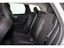 Volvo XC60 T6 Recharge AWD Ultra Dark - Luchtvering - Panorama/schuifdak - IntelliSafe Assist & Surround - 360º Camera - Harman/Kardon audio - Adaptieve LED koplampen - Verwarmde voorstoelen, stuur & achterbank - Parkeersensoren voor & achter - Elektr. bedienb. voorstoelen met geheugen - Head up display - Draadloze tel. lader - Elektr. inklapbare trekhaak - 20' LMV