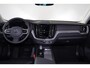 Volvo XC60 T6 Recharge AWD Ultra Dark - Panorama/schuifdak - IntelliSafe Assist & Surround - 360º Camera - Harman/Kardon audio - Adaptieve LED koplampen - Verwarmde voorstoelen, stuur & achterbank - Parkeersensoren voor & achter - Elektr. bedienb. voorstoelen met geheugen - Draadloze tel. lader - Elektr. inklapbare trekhaak - 20' LMV