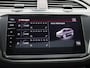 Volkswagen Tiguan 1.4 TSI eHybrid R-Line | 245 PK | SoH 85% | R-line | Automaat | Navigatie | Panoramadak | 360 Camera | Adaptive Cruise Control | Trekhaak | Stoelverwarming | Parkeersensoren | Lichtmetalen velgen | Privacy glass |
