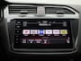 Volkswagen Tiguan 1.4 TSI eHybrid R-Line | 245 PK | SoH 85% | R-line | Automaat | Navigatie | Panoramadak | 360 Camera | Adaptive Cruise Control | Trekhaak | Stoelverwarming | Parkeersensoren | Lichtmetalen velgen | Privacy glass |