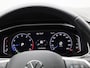 Volkswagen T-Roc 1.5 TSI R-Line Automaat | Stoelverwarming | Trekhaak | Navigatie | Camera | Parkeersensoren | Electrische klep | Apple carplay |