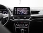 Volkswagen T-Roc 1.5 TSI R-Line Automaat | Stoelverwarming | Trekhaak | Navigatie | Camera | Parkeersensoren | Electrische klep | Apple carplay |