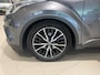 Toyota C-HR 1.8 Hybrid Executive 148 PK | Automaat | Navigatie | Bluetooth | Parkeersensoren | Stoelverwarming | Achteruitrijcamera | Climate Control | Lichtmetalen Velgen | Half-Lederen Bekleding | Keyless |