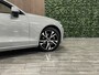 Volvo V60 B3 Core | Harman Kardon | Adaptieve Cruise Control | Stoelverwarming voor+achter | Stuurwielverwarming | Pilot Assist | BLIS Dode Hoek Detectie | Lederen bekleding | 18 Inch | Google Infotainment | Keyless Drive | Privacy Glass | Parkersensoren voor+achte