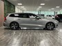 Volvo V60 B3 Core | Harman Kardon | Adaptieve Cruise Control | Stoelverwarming voor+achter | Stuurwielverwarming | Pilot Assist | BLIS Dode Hoek Detectie | Lederen bekleding | 18 Inch | Google Infotainment | Keyless Drive | Privacy Glass | Parkersensoren voor+achte