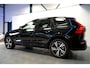 Volvo XC60 2.0 T6 AWD LONG RANGE 293kW/399pk Aut8 Plug-in hybrid Plus Dark PANORAMADAK + EL.TREKHAAK + ADAPT.CRUISE + PILOT ASSIST + CAMERA + STOEL-&STUURVERWARMING + GOOGLE DASH&SERVICES + LANE ASSIST + PARKSENSOREN + 19" LM-VELGEN!!