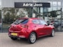 Mazda 2 1.5 Skyactiv-G Luxury | ACHTERUITRIJCAMERA | STOEL- EN STUURVERWARMING | CRUISE CONTROL | CLIMATRONIC | CARPLAY | RIJSTROOKBEGELEIDING | NED AUTO | *6 jaar garantie