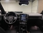 Volvo EX40 Single Motor Extended Range Plus | Trekhaak | All Season banden | Adaptieve Cruise Control | Stoel en Stuurwielverwarming | 19 inch | Parkeercamera | Pilot Assist | BLIS Dode Hoek Detectie | Textiel City Canvas bekleding | Zitting verlenging voorstoelen |