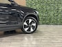 Volvo XC40 Single Motor Extended Range Plus | Trekhaak | All Season banden | Adaptieve Cruise Control | Stoel en Stuurwielverwarming | 20 inch | Parkeercamera | Pilot Assist | BLIS Dode Hoek Detectie | Textiel City Canvas bekleding | Zitting verlenging voorstoelen |