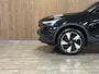 Volvo XC40 Single Motor Extended Range Plus | Trekhaak | All Season banden | Adaptieve Cruise Control | Stoel en Stuurwielverwarming | 20 inch | Parkeercamera | Pilot Assist | BLIS Dode Hoek Detectie | Textiel City Canvas bekleding | Zitting verlenging voorstoelen |