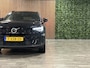Volvo XC40 Single Motor Extended Range Plus | Trekhaak | All Season banden | Adaptieve Cruise Control | Stoel en Stuurwielverwarming | 20 inch | Parkeercamera | Pilot Assist | BLIS Dode Hoek Detectie | Textiel City Canvas bekleding | Zitting verlenging voorstoelen |