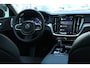 Volvo V60 2.0 T8 Plug-in hybrid AWD Ultra Dark | Head-Up | Panoramadak | Harman Kardon | Trekhaak | Leder | Adaptive Cruise | BLIS | Elek stoelen + geheugen