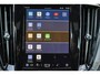 Volvo V60 T6 Recharge AWD Plus Dark - IntelliSafe Assist & Surround - 360º Camera - Harman/Kardon audio - Verwarmde voorstoelen, stuur & achterbank - Parkeersensoren voor & achter - Elektr. bedienb. voorstoelen met geheugen - Elektr. inklapbare trekhaak - 18' LMV
