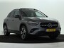Mercedes-Benz GLA 250 e Plug-In Hybride | Night Pakket | Panorama Schuif-Kanteldak | Trekhaak | Memory voorstoelen | Distronic adapt Cruise | Sportstoelen Spacegrey lederlook | Winterpakket Inclusief 24 maanden MB Certified garantie voor Europa.