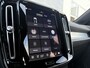 Volvo XC40 B4 Plus Black Edition | Adaptieve Cruise Control | Dodehoek Detectie | Elektrische stoelverstelling | Stoel+Stuurverwarming | Parkeercamera | 20 Inch
