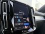 Volvo XC40 B4 Plus Black Edition | Adaptieve Cruise Control | Dodehoek Detectie | Elektrische stoelverstelling | Stoel+Stuurverwarming | Parkeercamera | 20 Inch