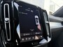 Volvo XC40 B4 Plus Black Edition | Adaptieve Cruise Control | Dodehoek Detectie | Elektrische stoelverstelling | Stoel+Stuurverwarming | Parkeercamera | 20 Inch