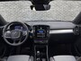 Volvo XC40 B4 Plus Black Edition | Adaptieve Cruise Control | Dodehoek Detectie | Elektrische stoelverstelling | Stoel+Stuurverwarming | Parkeercamera | 20 Inch