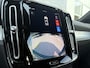 Volvo XC40 B4 Plus Black Edition | Adaptieve Cruise Control | Dodehoek Detectie | Elektrische stoelverstelling | Stoel+Stuurverwarming | Parkeercamera | 20 Inch
