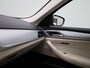 BMW 5-Serie 520i High Executive Edition AUTOMAAT | LEDER | M SPORT VELGEN | SPORTSTOELEN | CLIMA | CRUISE | NAVIGATIE | APPLE CARPLAY | PDC | MEMORY | ELEKTRISCHE STOEL | STOELVERWARMING |