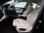 BMW 5-Serie 520i High Executive Edition AUTOMAAT | LEDER | M SPORT VELGEN | SPORTSTOELEN | CLIMA | CRUISE | NAVIGATIE | APPLE CARPLAY | PDC | MEMORY | ELEKTRISCHE STOEL | STOELVERWARMING |