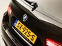 BMW 5-Serie Touring 520d High Executive Sport 191Pk Automaat (PANORAMADAK, GROOT NAVI, SOFT CLOSE, HEAD-UP DISPLAY, MEMORY SEATS, CAMERA, LEDER, GETINT GLAS, ELEK ACHTERKLEP, NIEUWSTAAT)