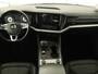 Volkswagen Touareg 3.0 TDI Elegance | Leder | Trekhaak | Camera | Luchtvering | Stoelverwarming | Adaptive cruise | Carplay | Achterbankverwarming | Navigatie | Full LED | Side Assist