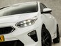 Kia Ceed 1.0 T-GDi DynamicLine (APPLE CARPLAY, GROOT NAVI, CLIMATE, GETINT GLAS, CAMERA, SPORTSTOELEN, LANE ASSIST, CRUISE, TREKHAAK, NIEUWSTAAT)
