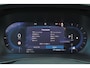 Volvo XC40 B4 Plus Dark - IntelliSafe Assist & Surround - Harman/Kardon audio - Parkeercamera achter - Verwarmde voorstoelen & stuur - Parkeersensoren voor & achter - Elektr. bedienb. voorstoelen met geheugen links - Draadloze tel. lader - Elektr. inklapbare trekhaak - 19' LMV