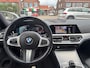 BMW 3-Serie 318i Business Edition, M-Sport, Schuifkanteldak, Individual kleur, Sportstoelen, Stoelverwarming,
