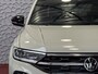 Volkswagen T-Roc 1.5 TSI 150PK R-LINE PANORAMA ✅ NIEUWE AUTO ✅ BLACKLINE EVO IQ LIGHT ALCANTARA ELEK.KLEP CARPLAY STOEL/STUUR VERW. 18"LMV VIR.COCKPIT 06/2025 "Volkswagen rijden begint bij Topautos.nl – 75 topmodellen direct op voorraad!"