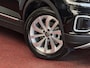 Volkswagen T-Roc Cabrio TSI VIR.COCKPIT CARPLAY NAVI IQ.LED STOEL/STUUR.VERW DAB ADAP.CRUISE 05/2024 "Volkswagen rijden begint bij Topautos.nl – 75 topmodellen direct op voorraad!"