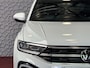 Volkswagen T-Roc 1.5 TSI 150PK R-LINE EVO IQ LIGHT ALCANTARA ELEK.KLEP CARPLAY STOEL/STUUR VERW. 18"LMV VIR.COCKPIT 2024 "Volkswagen rijden begint bij Topautos.nl – 75 topmodellen direct op voorraad!"