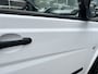 Mercedes-Benz Vito 111 CDI 320 Youngtimer Lang bestel Automaat Airco Bluetooth telefoon voorbereiding Schuifdeur 3-persoons Dealer onderhouden Euro 3 Zijruit rechts Lage bijtelling