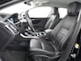 Jaguar I-Pace EV400 -pk SE 90kWh AWD Leer+Elektr. Meridian®-Audio Apple Carplay Android Auto Navi Led-v+a Ecc Camera Cruise Control Keyless Pdc Lmv Led Bordherkenning Elektrische-Achterklep koplampreiniging Lane-Assist App-Connect ECT Voorverwarming/koeling WiFi DigiDash DAB 4WD 1e Eigenaar Origineel Nederlandse Auto € 90.000 nieuw!