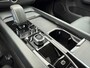 Volvo XC60 T6 Plug-in hybrid AWD Plus Dark | Trekhaak | 360 Camera | Panoramadak | Elektrische Voorstoelen verwarmd | BLIS | Adaptive Cruise