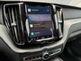 Volvo XC60 T6 Plug-in hybrid AWD Plus Dark | Trekhaak | 360 Camera | Panoramadak | Elektrische Voorstoelen verwarmd | BLIS | Adaptive Cruise