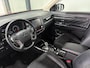 Mitsubishi Outlander 2.4 PHEV Pure Automaat / Navigatie full map / Camera / Cruise control / Climate control / Lederen interieur /