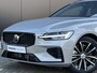 Volvo V60 2.0 T6 Plug-in hybrid AWD Plus Dark Adaptive Cruise Control / BLIS / 360 camera / Electr. stoelverstelling / Stoel-, stuur-, voorruit verwarming / Keyless drive / Trekhaak